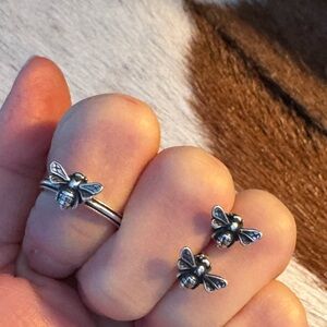 * Retired James Avery Silver Bee Ring Set